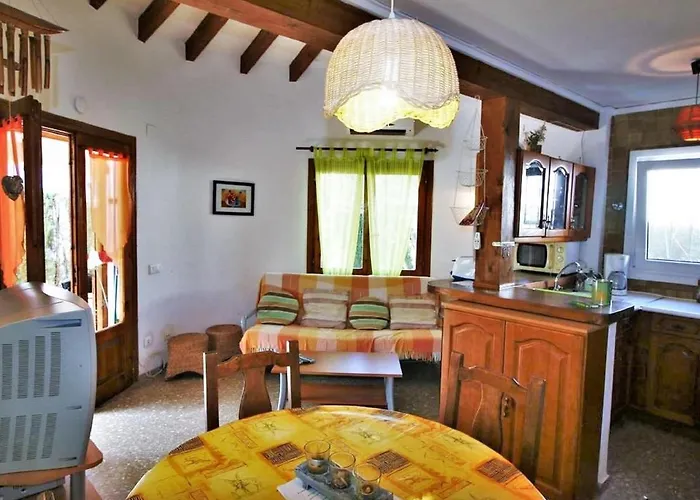 Дом отдыха In With Pool Near Montgo Park *